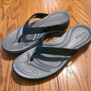 Cross flip flops ladies size 10